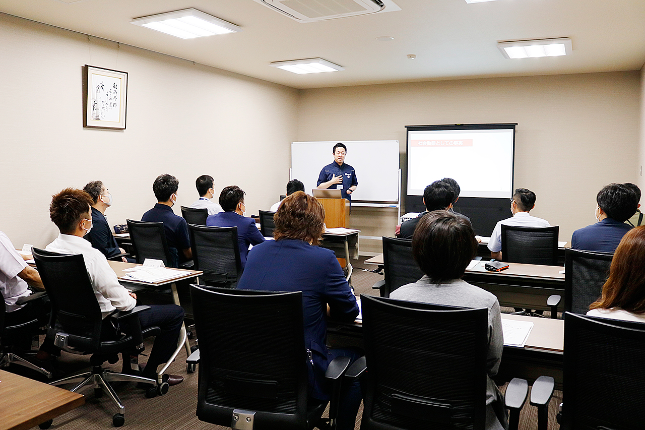 会社見学の様子1 会社見学の様子1
